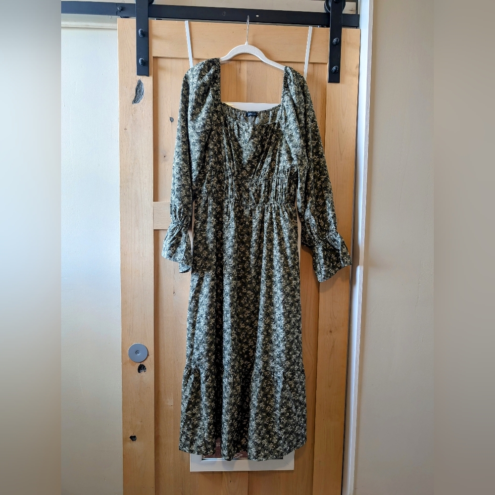 Very J Green and White Long Sleeve Sundress